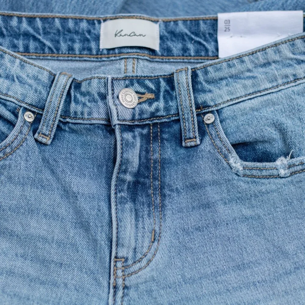 KanCan Jeans 3/25 Mid Rise True Straight Light‎ Wash Distressed Denim NWT